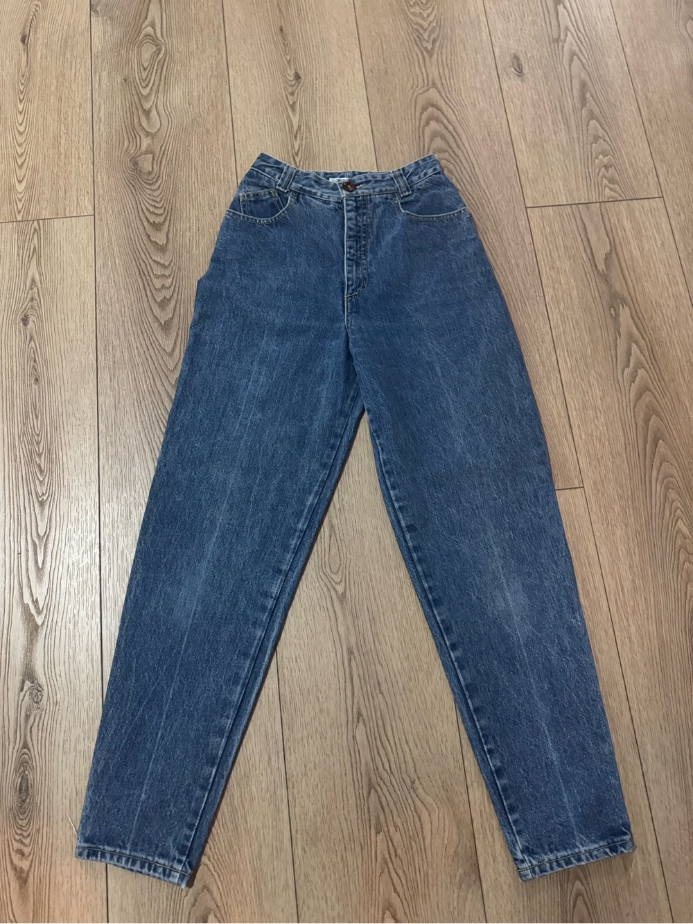 Guess High-Rise Jeans in Classic Blue Wash